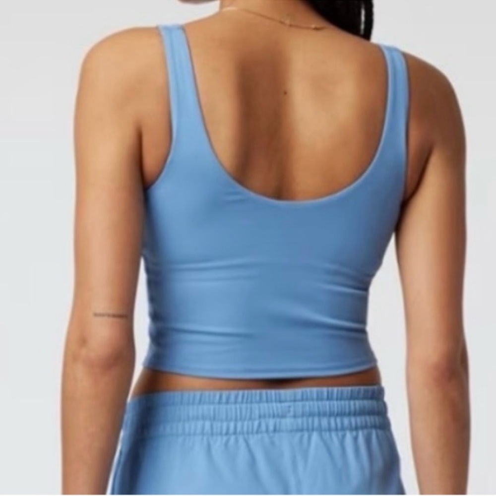 Vuori Women's Blue Tank Top Vuori Women's Daily Crop Top |
Elevate size large - Picture 9 of 12